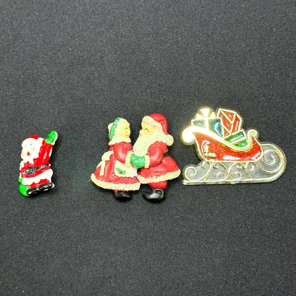 Christmas Lapel Pin Lot Unisex OS Red‎ Green Vintage Santa Sleigh 3pc Holiday